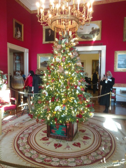 Christmas Tree in the Red Room at the White House.